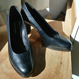 Banana Republican Black Leather Heels, sz 8
